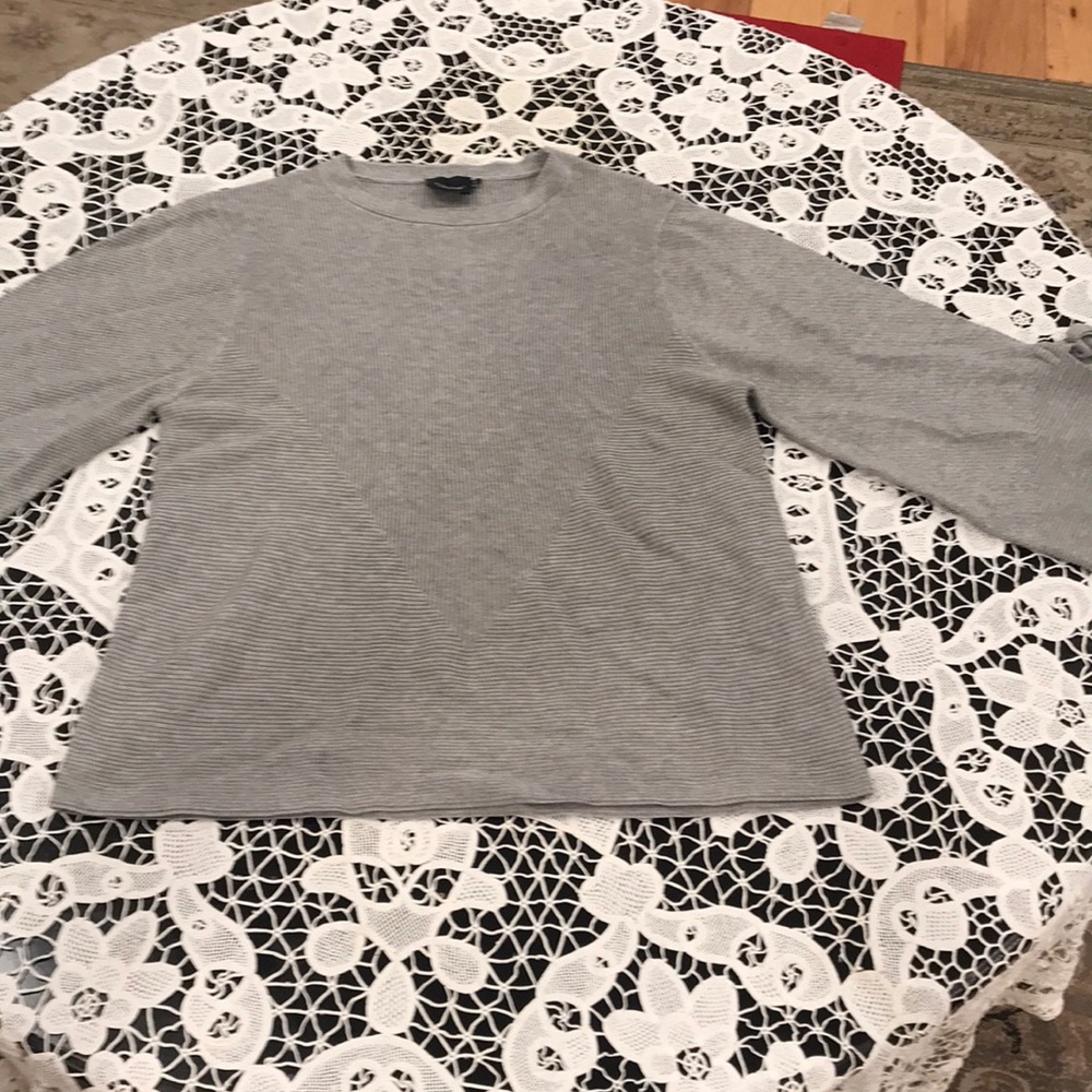 Cliche gray bell sleeve sweater - Picture 1 of 7